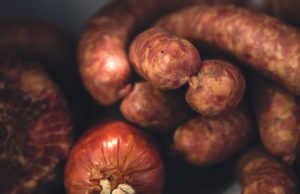 Domowy wyrób wędlin? Sprawdź dlaczego warto! wędliny