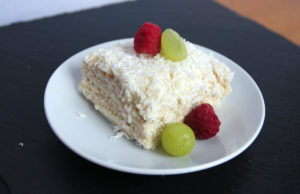 Kokosowe ciasto Rafaello na herbatnikach. Bez pieczenia! ciasto kokosowe rafaello